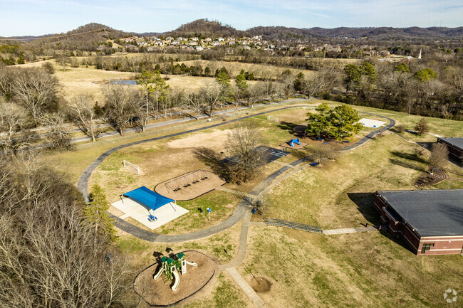 Walnut Grove Elementary School offers students many recreational activities and sports.