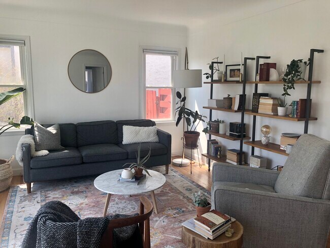 4425 York Ave N unit Main Floor NE, Robbinsdale, MN 55422 - photo 2