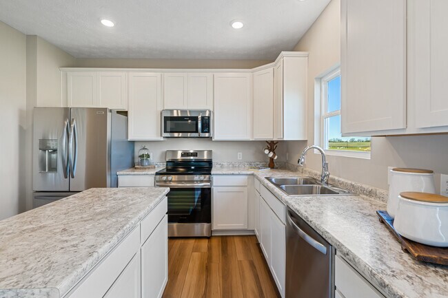 1502 Arrowhead Dr, Piqua, OH 45356 - photo 6