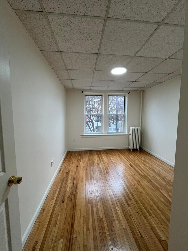 171 W 48th St unit 7, Bayonne, NJ 07002 - photo 3