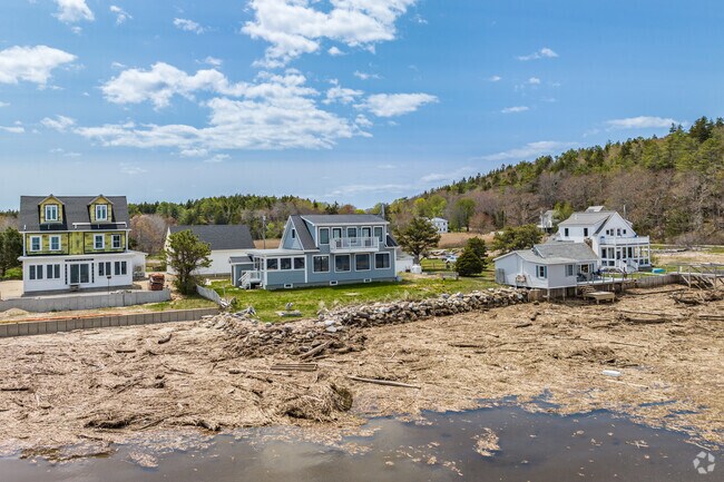 Coastal homes along Popham Road in Phippsburg, Maine