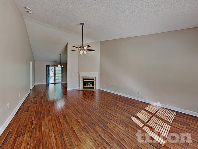 11110 Nolet Ct, Charlotte, NC 28215 - photo 4