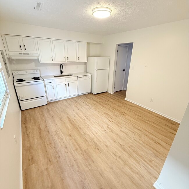 235 Hamilton Ave, Columbus, OH 43203 - photo 7