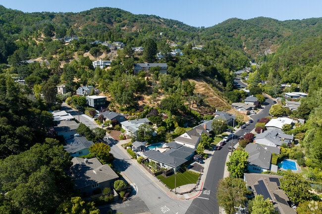 Dominican, in San Rafael, is a neighborhood nestled in the shadow of San Pedro mountain.