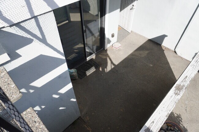 6518 Embarcadero Dr unit 13, Stockton, CA 95219 - photo 3