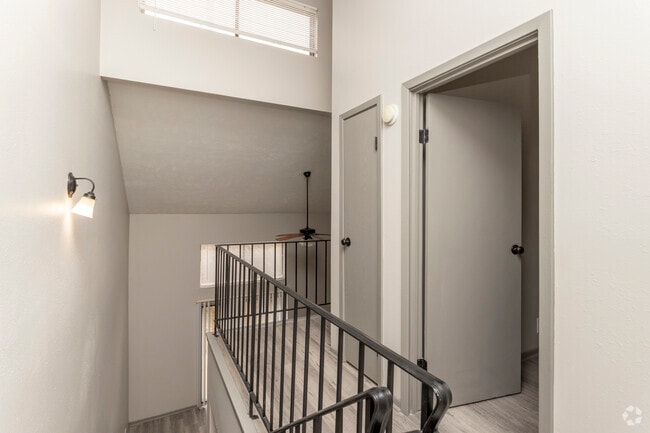 Reserve at the Knolls Apartments and Townhomes, Omaha, NE 68164 - photo 2