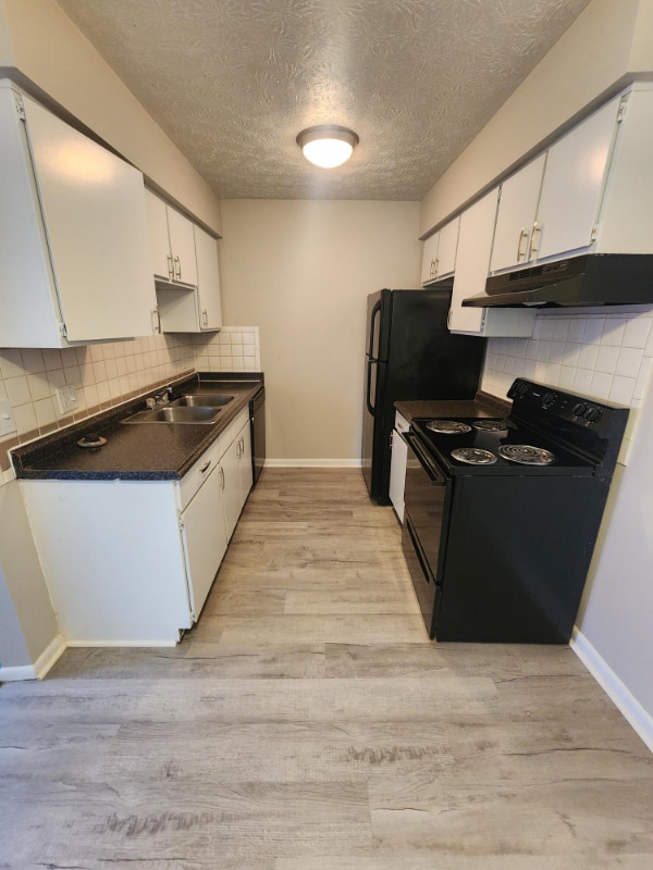 7300 Sunset Strip Ave NW Unit 6, North Canton, OH 44720