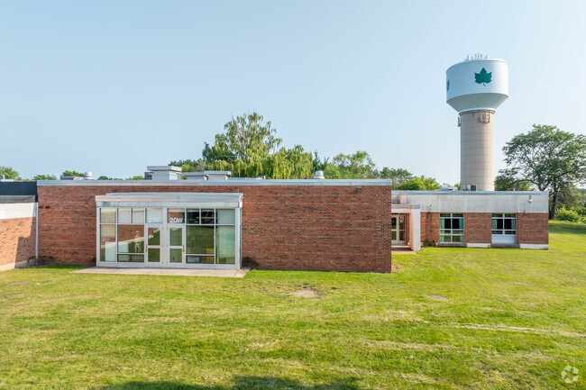 The student-teacher ratio at Minnetonka West Middle School is 16:1.