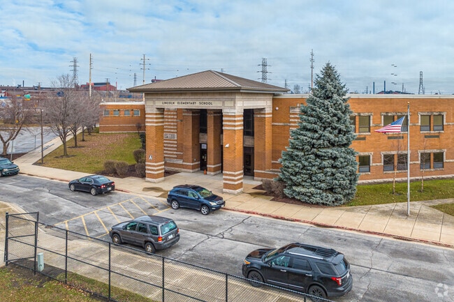 Abraham Lincoln Elementary is a public school located at 3551 Block Ave. in East Chicago, IN.