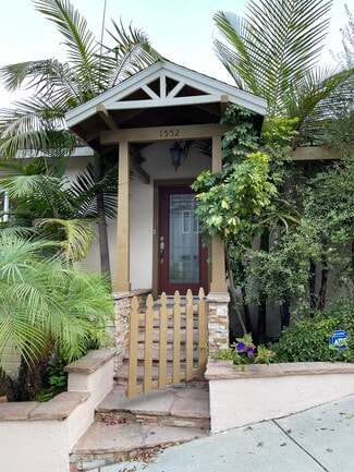 1552 Crater Ln, Los Angeles, CA 90077