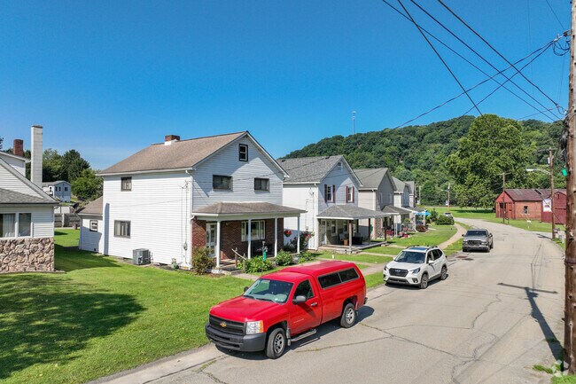 Hyde Park is a safe and walkable neighborhood.