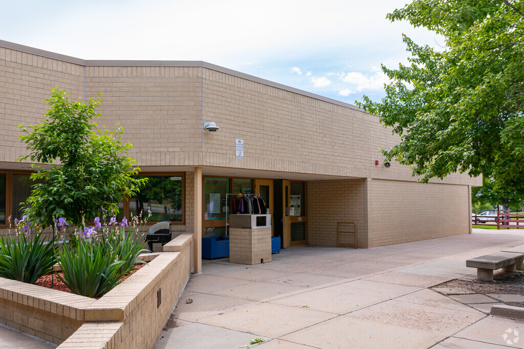 Governor's Ranch Elementary School  is an above average public school in Littleton.