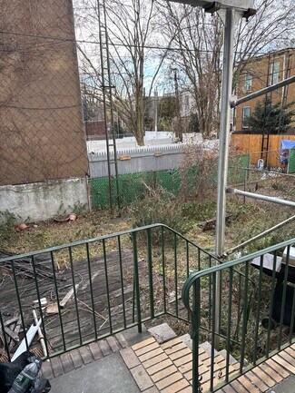 686 Woodward Ave Unit 1floor right, Ridgewood, NY 11385