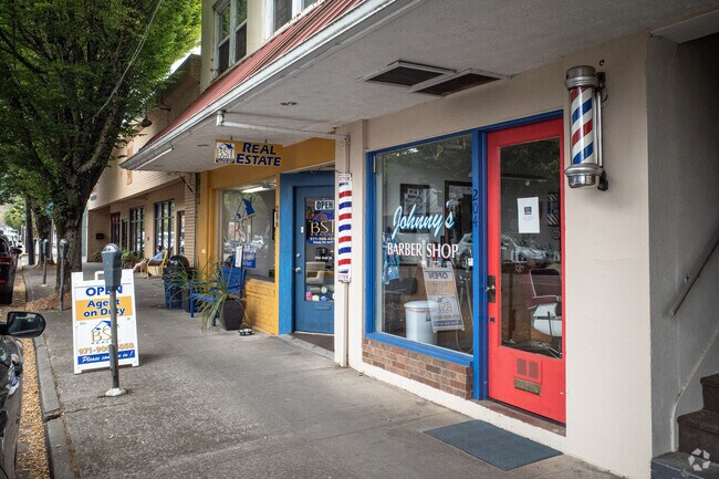 Find handmade home furnishings made my local artisans in Downtown Silverton.