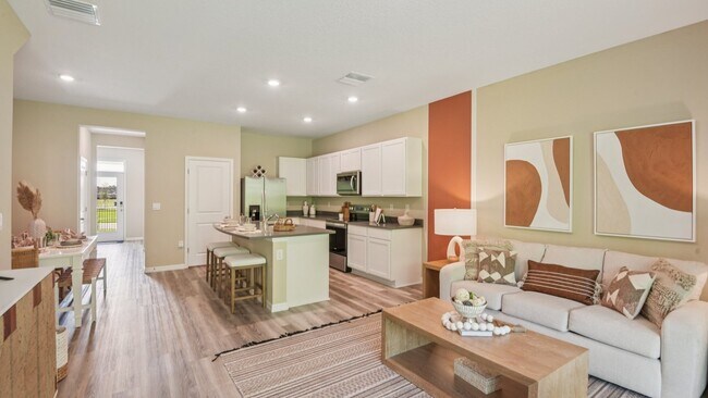 17481 Spanish Oak Loop, Land O' Lakes, FL 34638 - photo 6