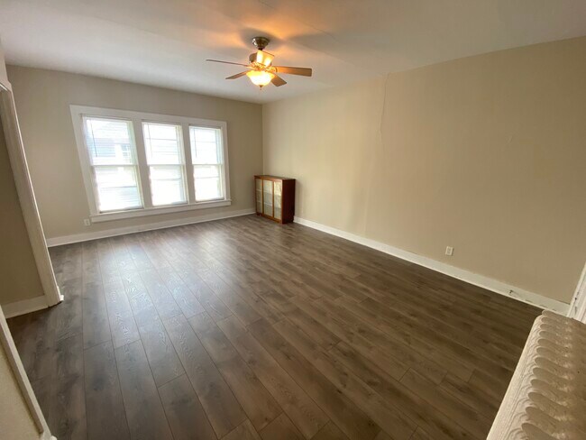 221 8th St S unit 5, La Crosse, WI 54601 - photo 4