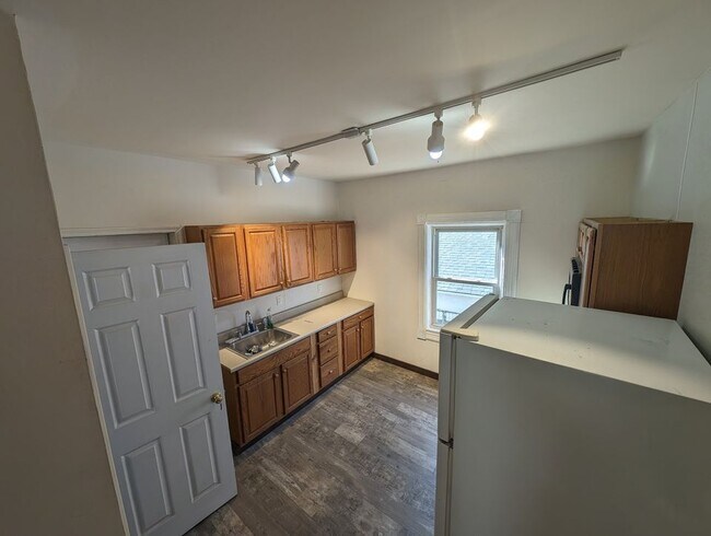 3 Dean Place unit Downstairs, Poughkeepsie, NY 12601 - photo 6