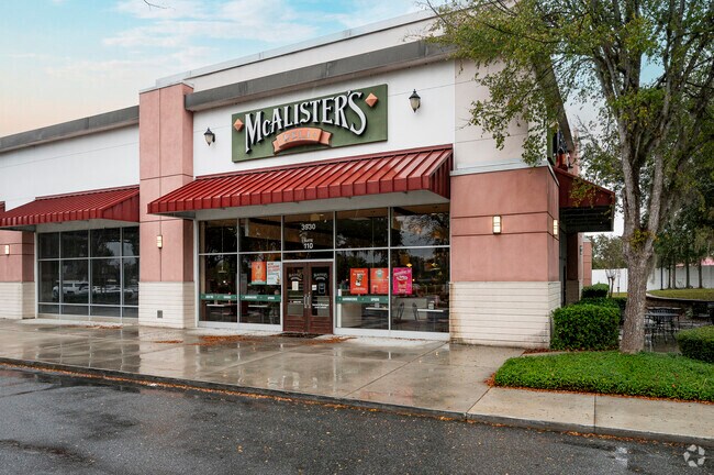 McAlister's Deli serves up hand-crafted sandwiches to Fellowship residents.
