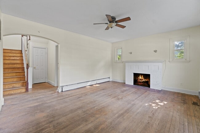 4610 Calvert Rd, College Park, MD 20740 - photo 2