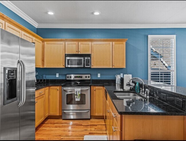 415 Saint Francis St unit 139, Tallahassee, FL 32301 - photo 7