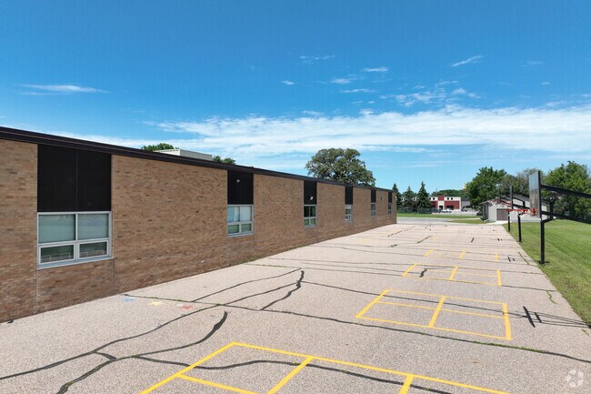 Parkside Elementary School has a student-teacher ratio of 13 to 1.