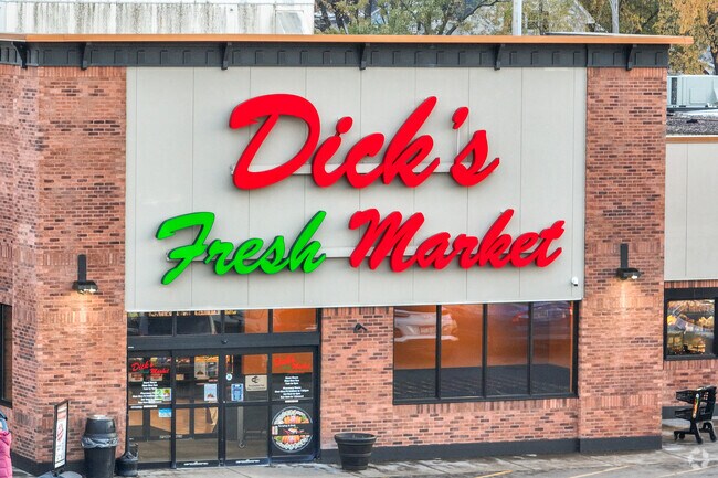 Dick's Fresh Market is among the closest grocery stores for Star Prairie residents.