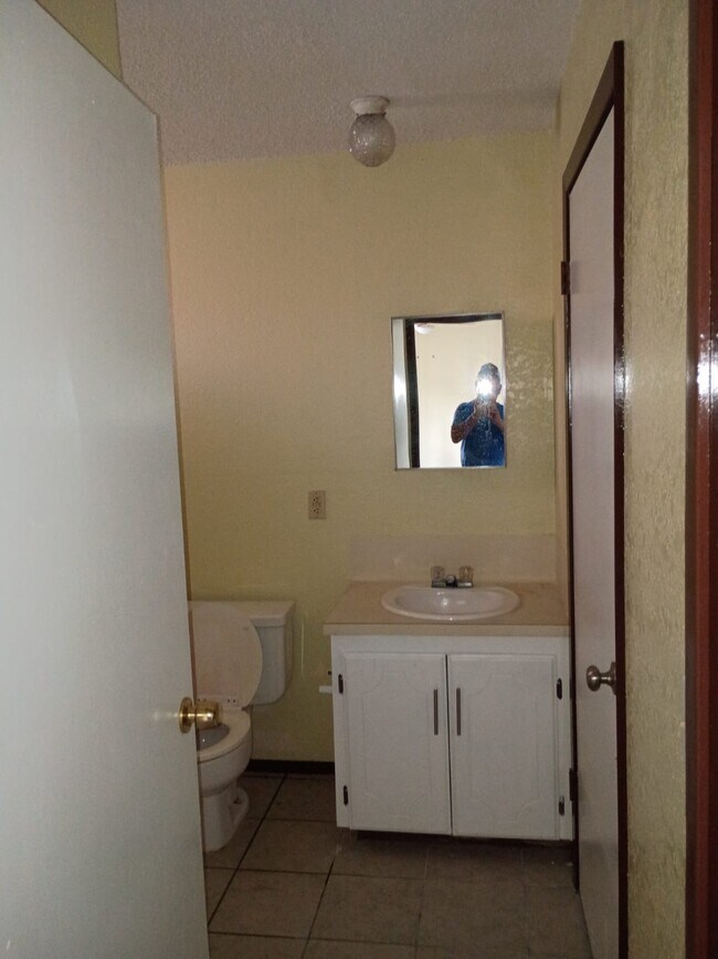 805 W 24th St unit 2, Mission, TX 78574 - photo 2