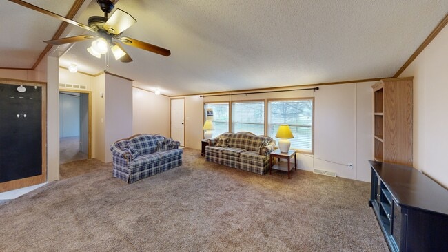 8795 Davey Dr, Newport, MI 48166 - photo 2