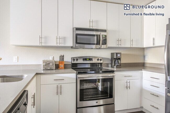 655 S Fair Oaks Ave unit FL2-ID372, Sunnyvale, CA 94086 - photo 6