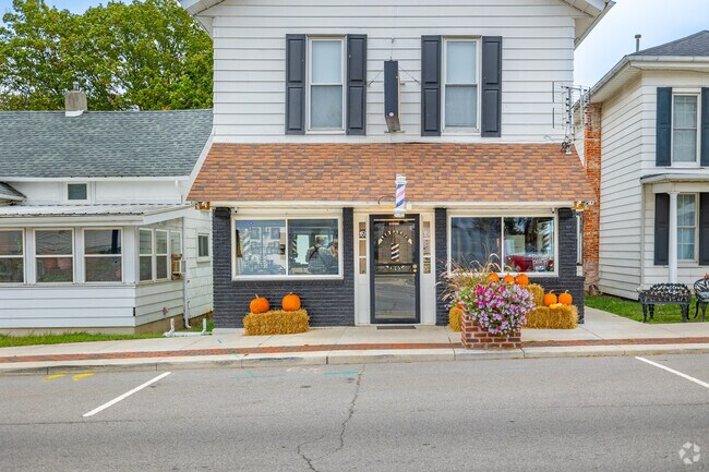 Leo’s Barber Shop welcomes customers in the heart of town.