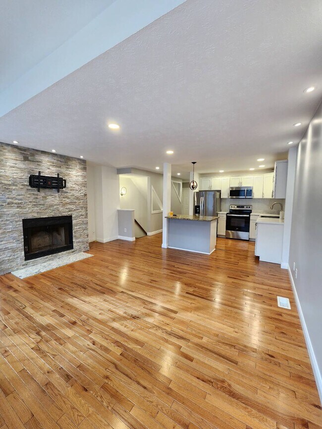 10555 Montgomery Rd unit 44, Montgomery, OH 45242 - photo 2