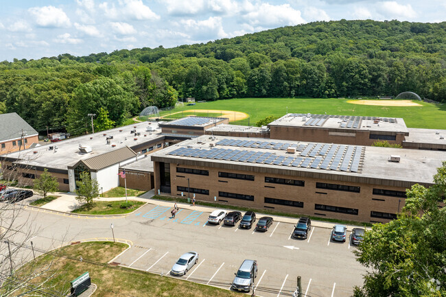 Kinnelon students in grades 6-8 can attend the highly rated Pearl R. Miller Middle School.