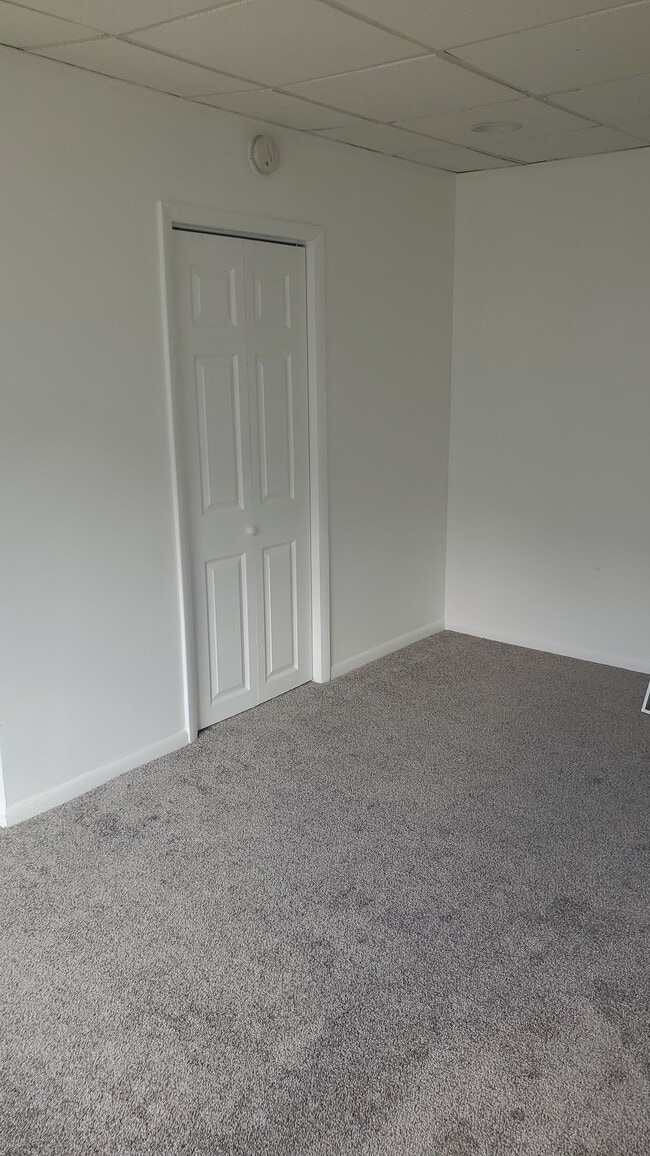 2553 Bonaffon St unit Apartment 1, Philadelphia, PA 19142 - photo 3