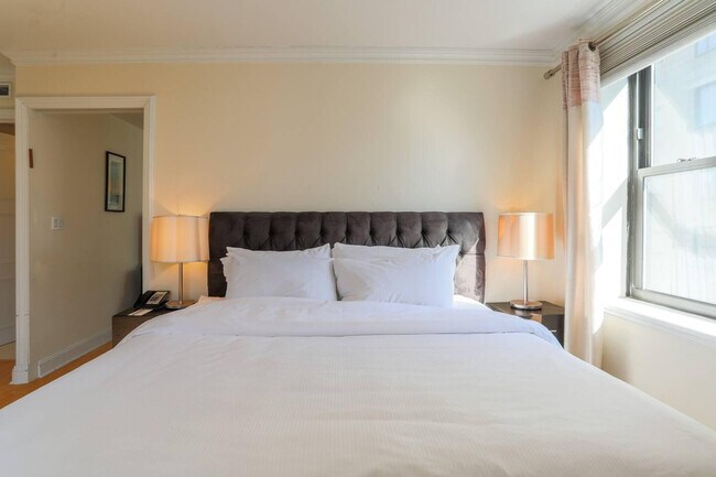 8 W 57th St unit ID408760P, New York, NY 10019 - photo 4