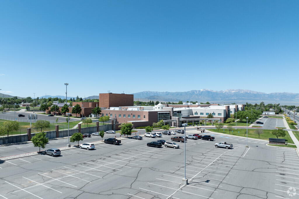 Tooele High School is located in the Tooele neighborhood.
