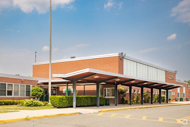 The Brentwoood Freshman Center in Brentwood, NY is for ninth grade students only.