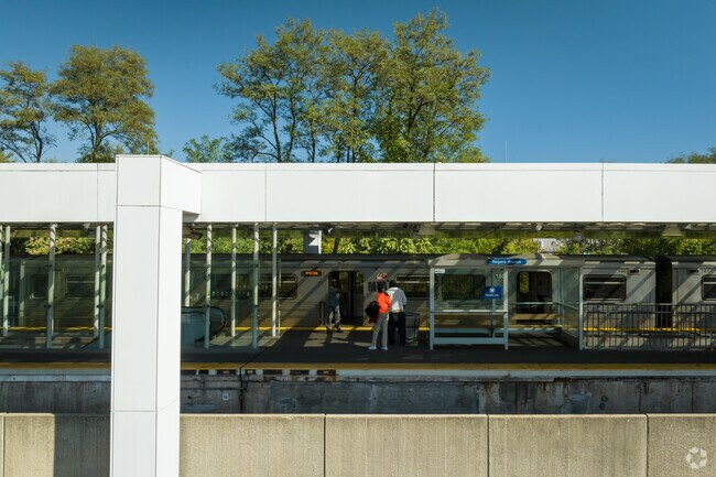 With the Rogers Ave Metro conveniently accessible, getting in and out of West Arlington is easy.