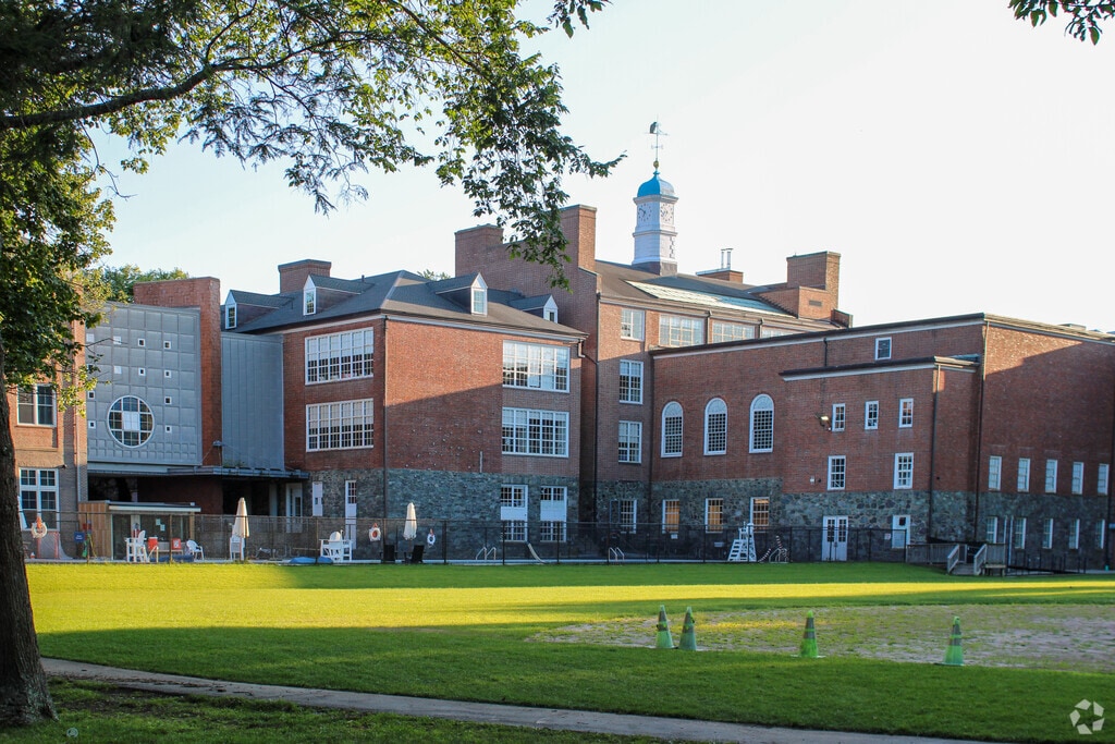 Beaver Country Day School serves students 6-12 in preparation for college education.