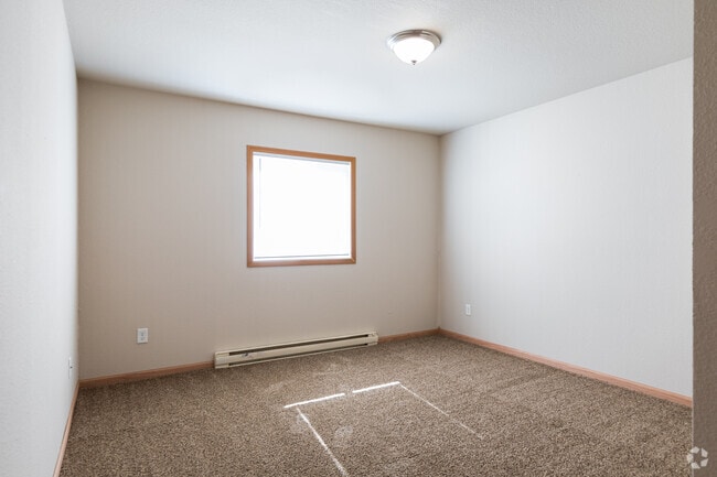 2BR, 2BA - 1,054SF