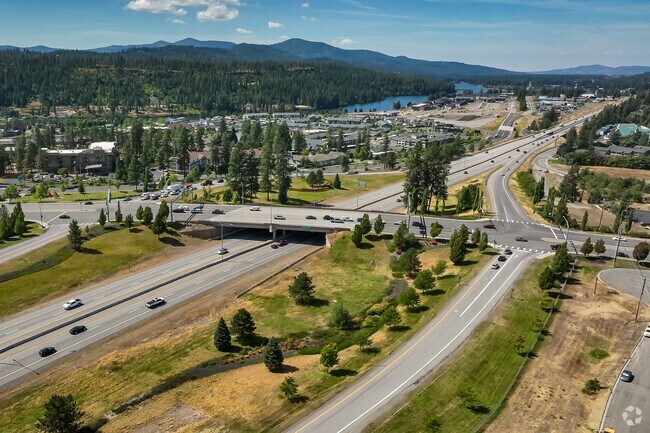 Access to Blackwell Hill is easy with two main highways I-95 and HWY 90.