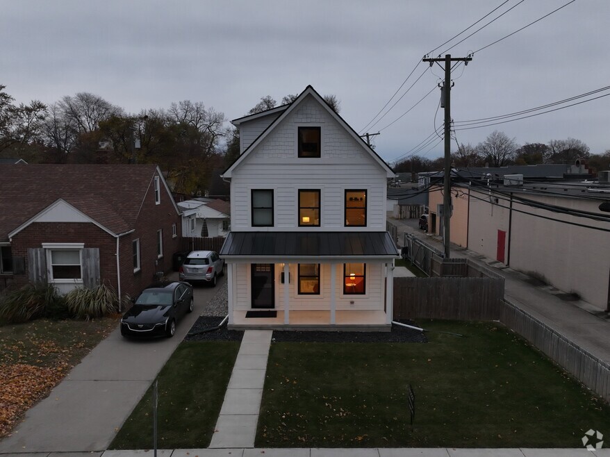 112 N Alexander Ave, Royal Oak, MI 48067 - photo 2
