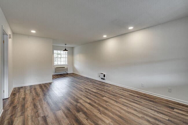 2845 Dayton Blvd unit 9, Chattanooga, TN 37415 - photo 2