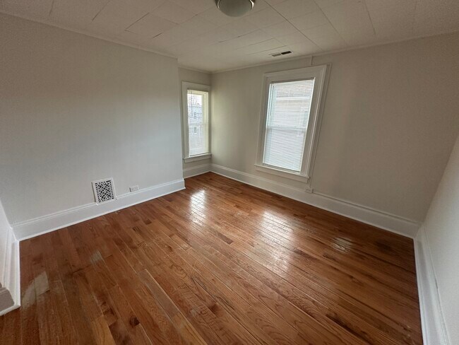 164 Hanover St unit 2nd floor, Bridgeport, CT 06604 - photo 5