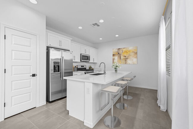 9964 W Piccadilly Rd, Avondale, AZ 85392 - photo 2