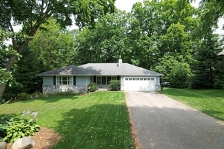 919 Magdeline Dr, Madison, WI 53704