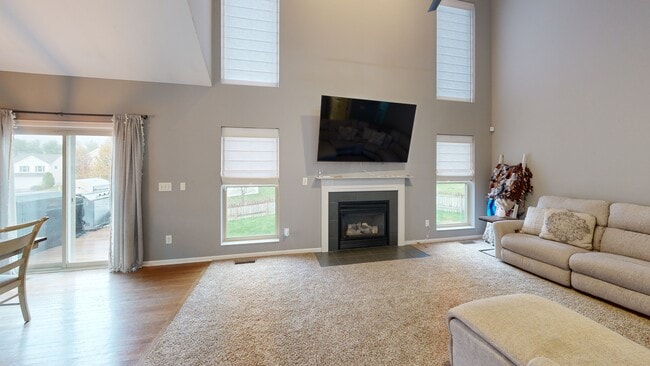 56 W Twin Maple Ave, Lithopolis, OH 43136 - photo 2