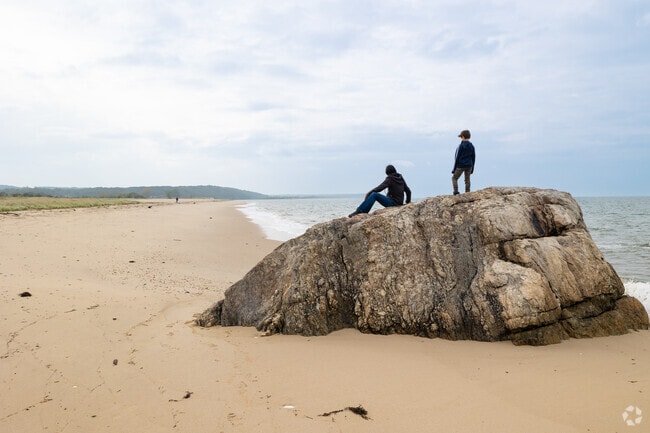 David Weld Sanctuary is a nature preserve with hiking trails all the way to the beach.