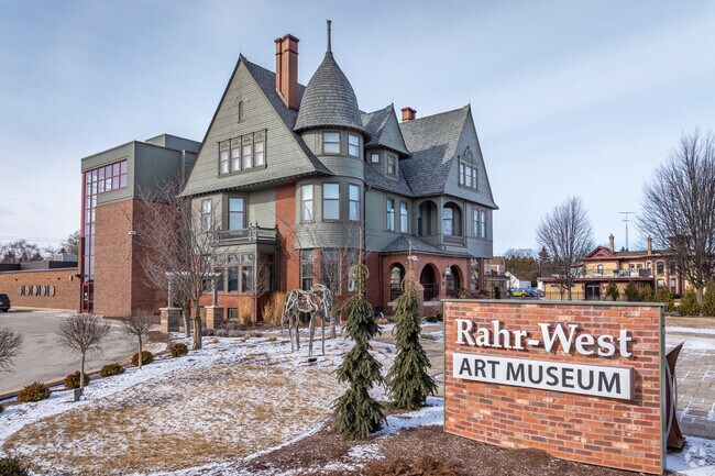 The Rahr West Art Museum in Manitowoc has rotating art exhibitis throughout the year.
