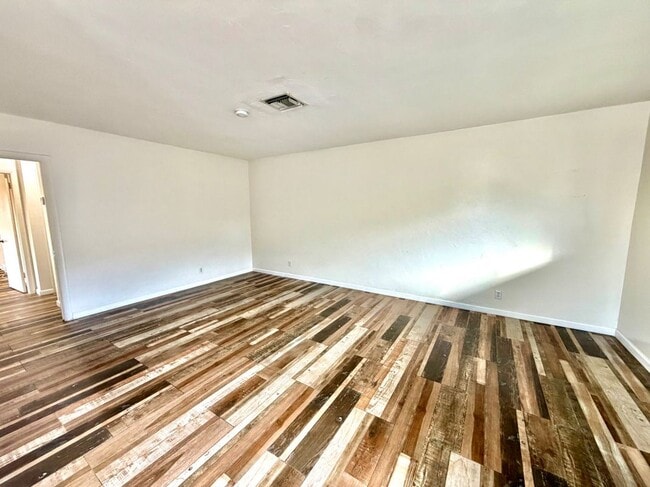 1821 N 17th Ct, Hollywood, FL 33020 - photo 5