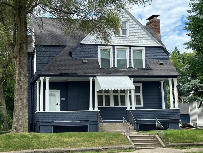 1003 E Washington St, South Bend, IN 46617 - photo 2